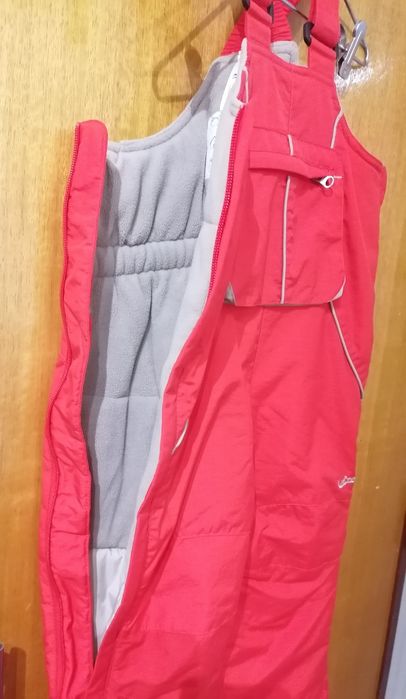 Calças com peitilho para neve tamanho 3 anos