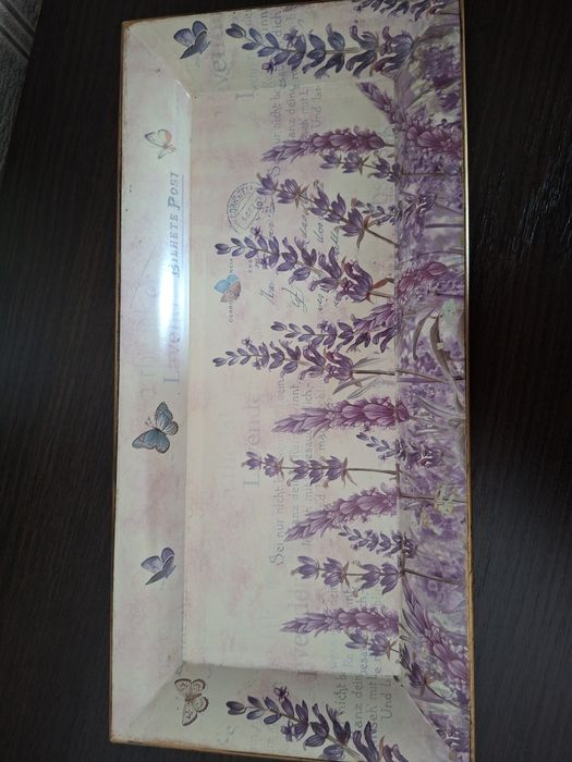 Витончений декоративний піднос з Греції у прованському стилі.