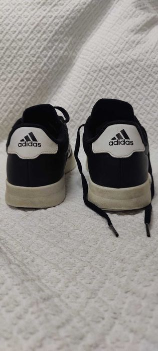 Sapatilhas Adidas tam. 42 em muito bom estado