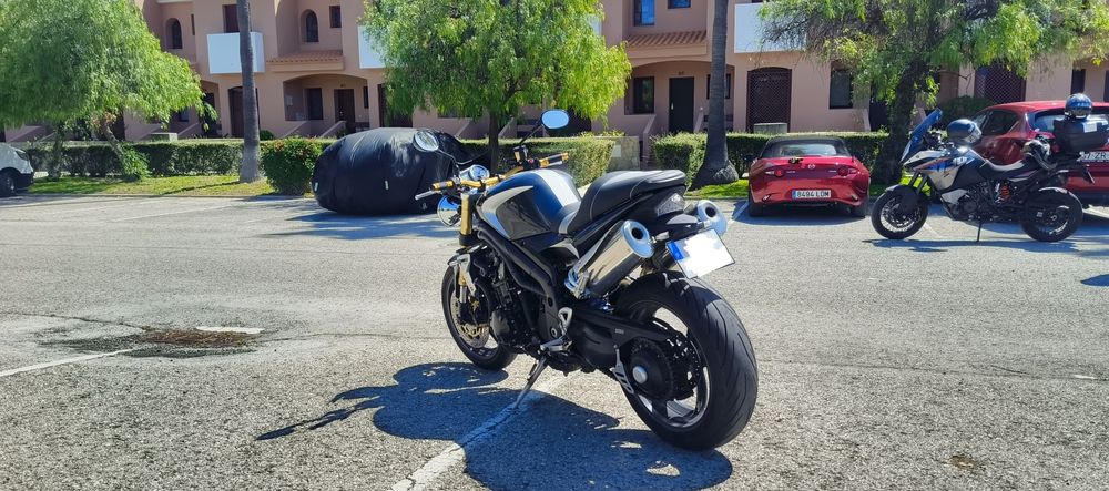 Triumph speed triple 1050 (primeira mão/excelente estado)