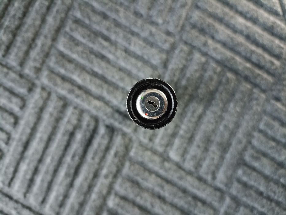 Лазерна указка (не працює)