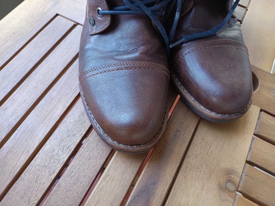 Botas castanhas