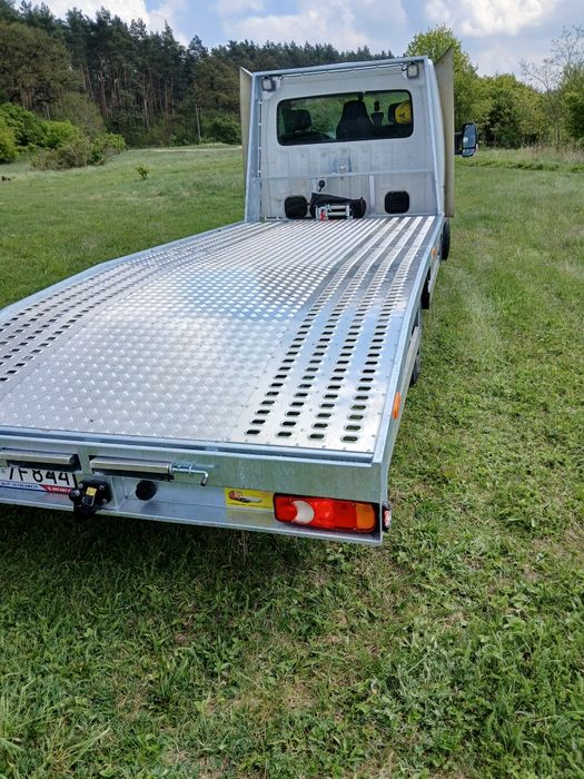 Autolaweta Pomoc drogowa holowanie laweta