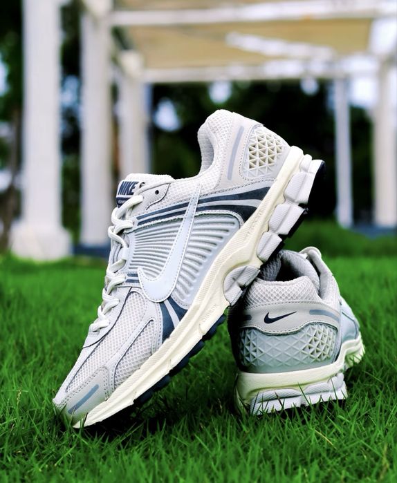 Оригінальні Кросівки Nike Air Zoom Vomero 5 Platinum Tint зум вомеро
