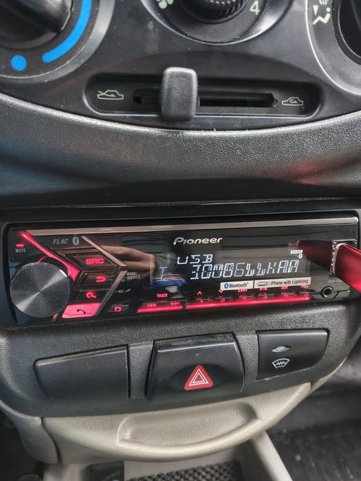 Pioneer MVH-S300BT – автомагнітола з Bluetooth