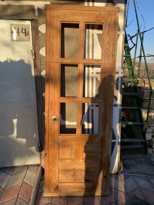 Продам двери из дерева новые Ширяево