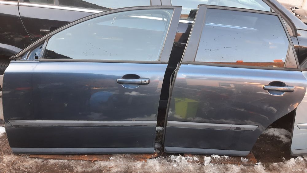 Lak. 466-46 drzwi lewe kompletne Volvo V50