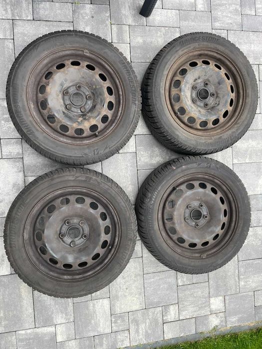 Komplet opon 205/55 R16 Bridgestone Blizzak - felgi stalowe Audi