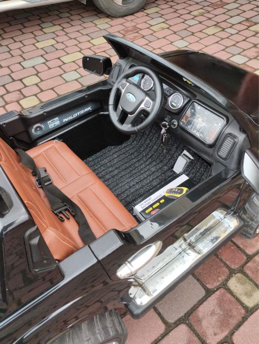 Продаєтся електро машинка Ford