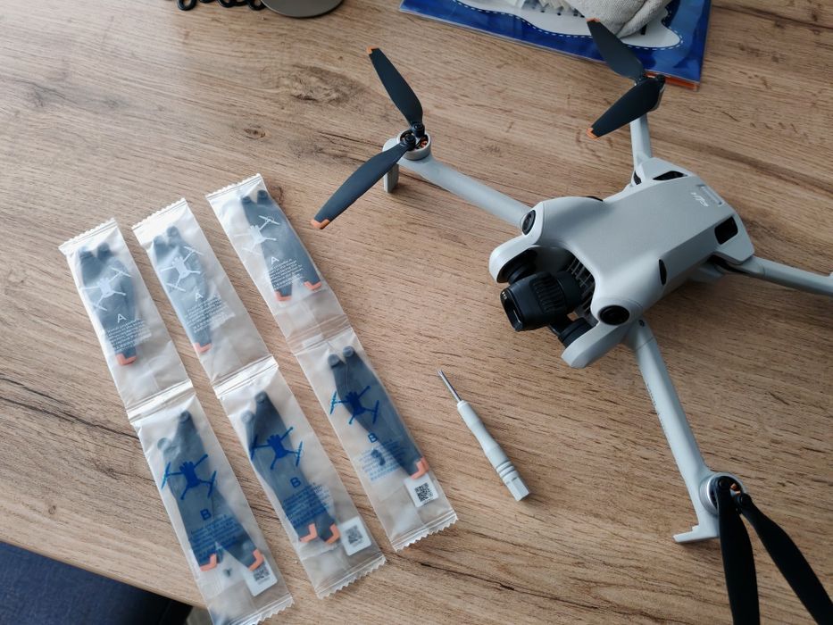 Dji mini 4 pro Fly more combo rc2