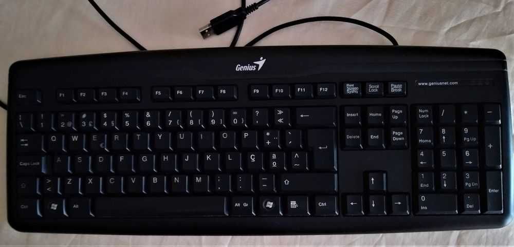 Teclado Genius USB em bom estado