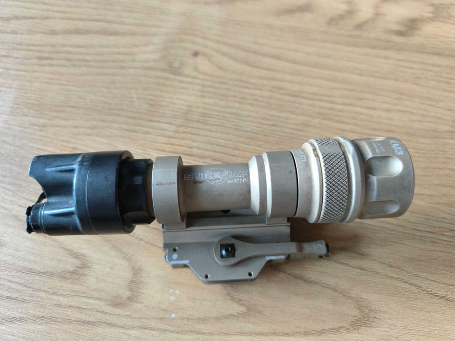 Latarka Surefire m952v