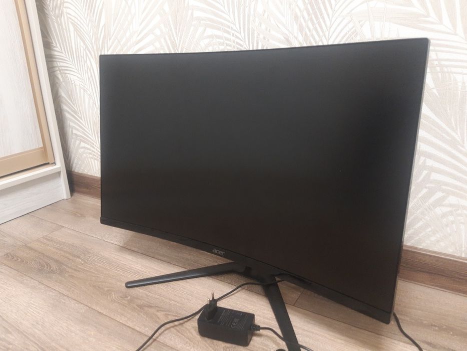 продам монітор на 240 hz