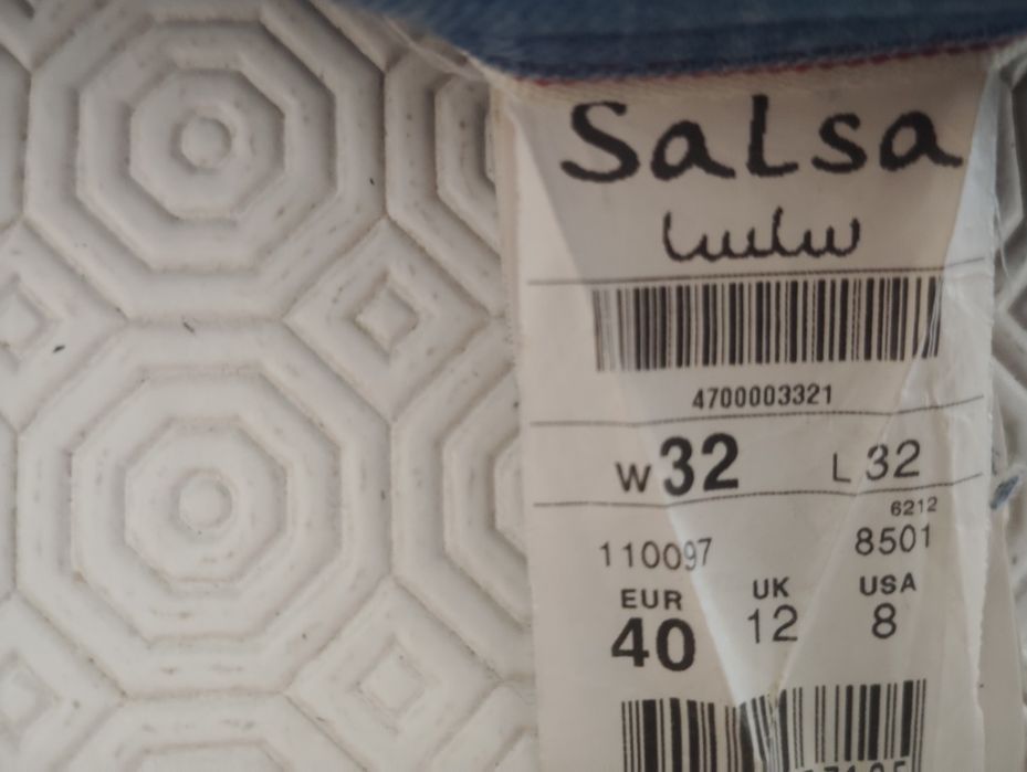 Calças de ganga originais da marca Salsa, pertencentes à linha 1st Level. Usadas
