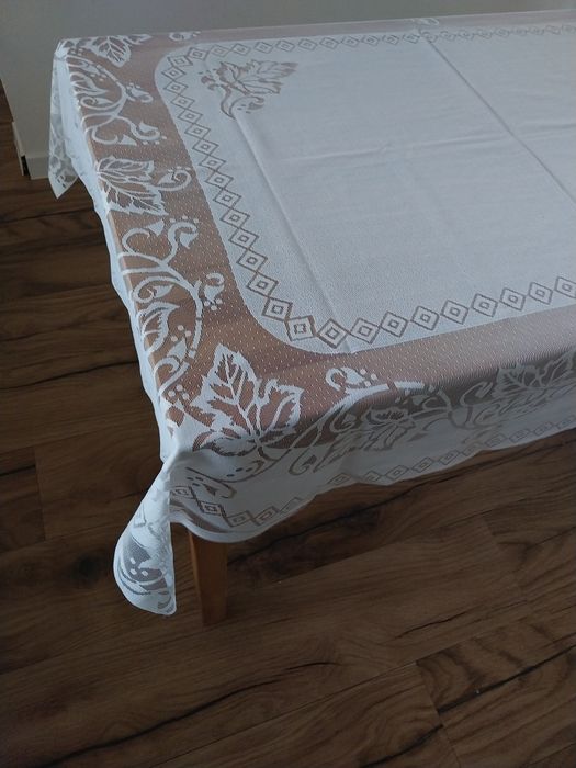 Obrus biały 120/155 Nowy