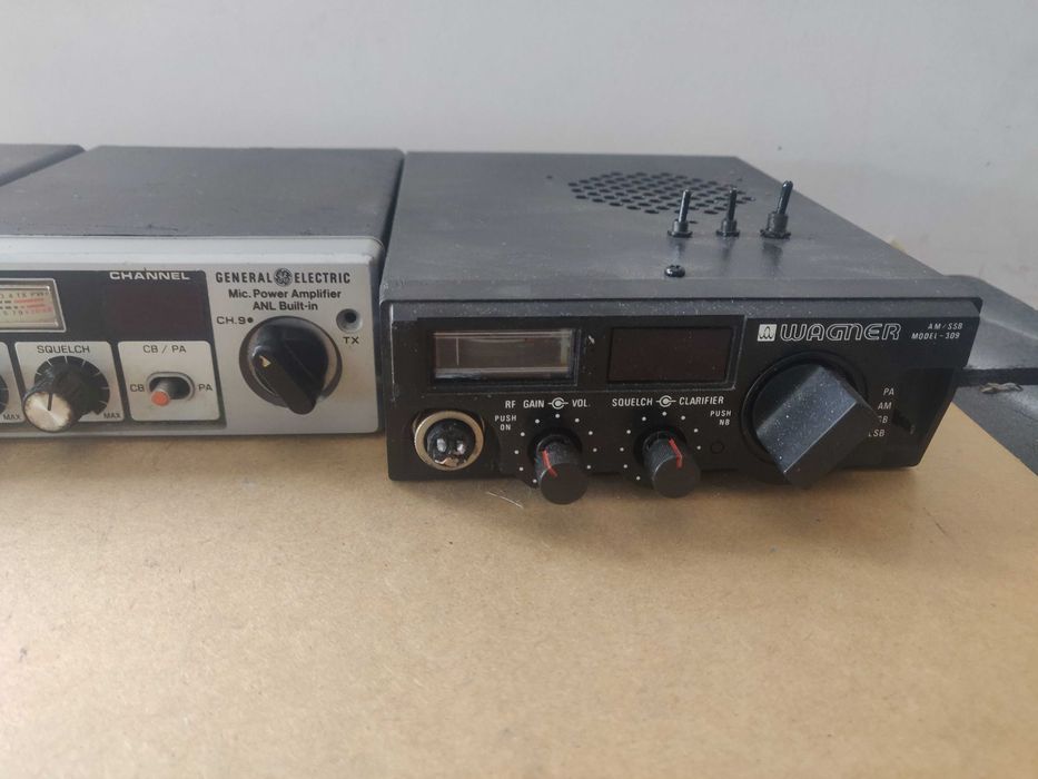 Broken Radios (Non-Functional, Decorative Only)64563977728003121