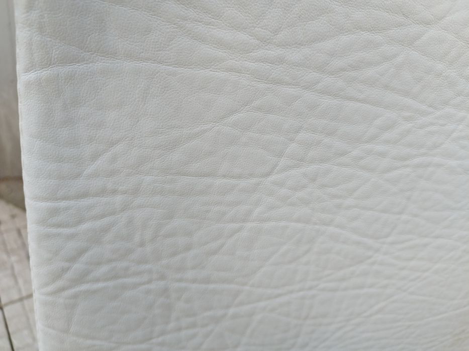 2 camas de solteiro, 1 com  extrado elevatorio e 1 com 2° colchão