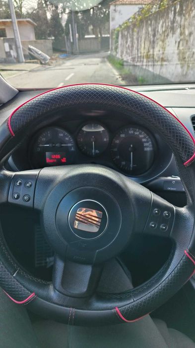 SEAT Leon — fotografia 4