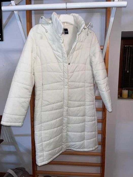 Płaszcz zimowy do kolan rozm M