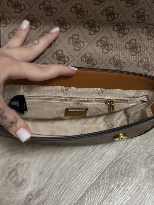 Сумка от Guess новая
