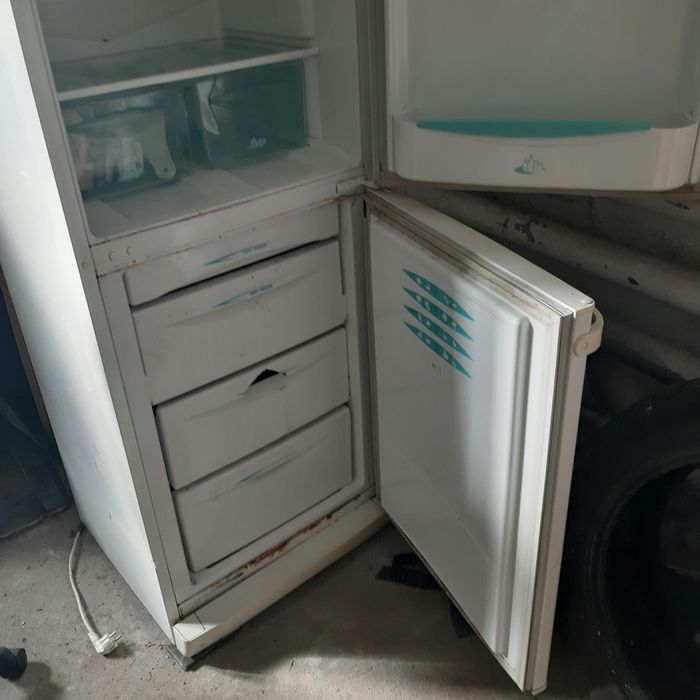 Холодильник двухкамерный STINOL