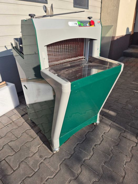 Krajalnica  do  chleba  JAC