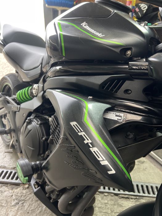 Naked Kawasaki ER6N 650cc  Troco por CF Moto 450 MT