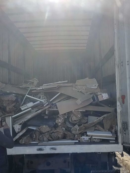 Recolha de Monos /Limpeza de Sótãos/Lojas/casas