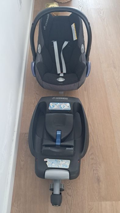 Cadeira auto Maxi-Cosi CabrioFix com  base IsoFix