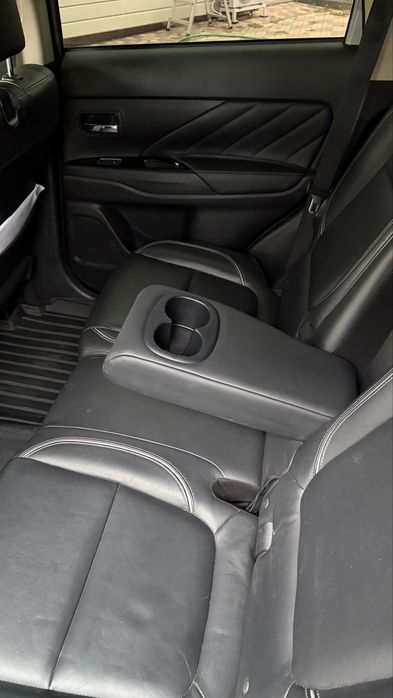 Mitsubihi outlender PHEV