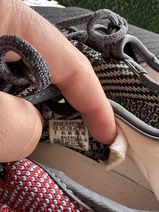Кроссовки Adidas Yeezy Boost 350 V2 модели «Yecheil» reflective