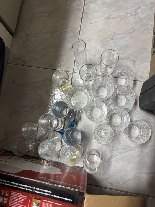 Copos variados completamente novos