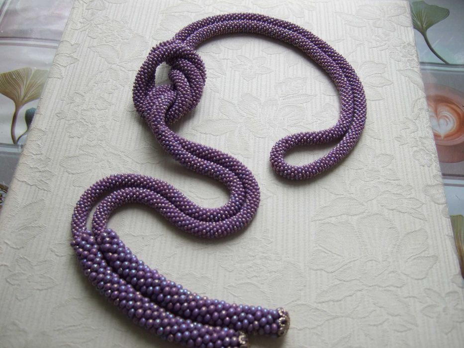 Прикраса з бісеру "Ларіат"