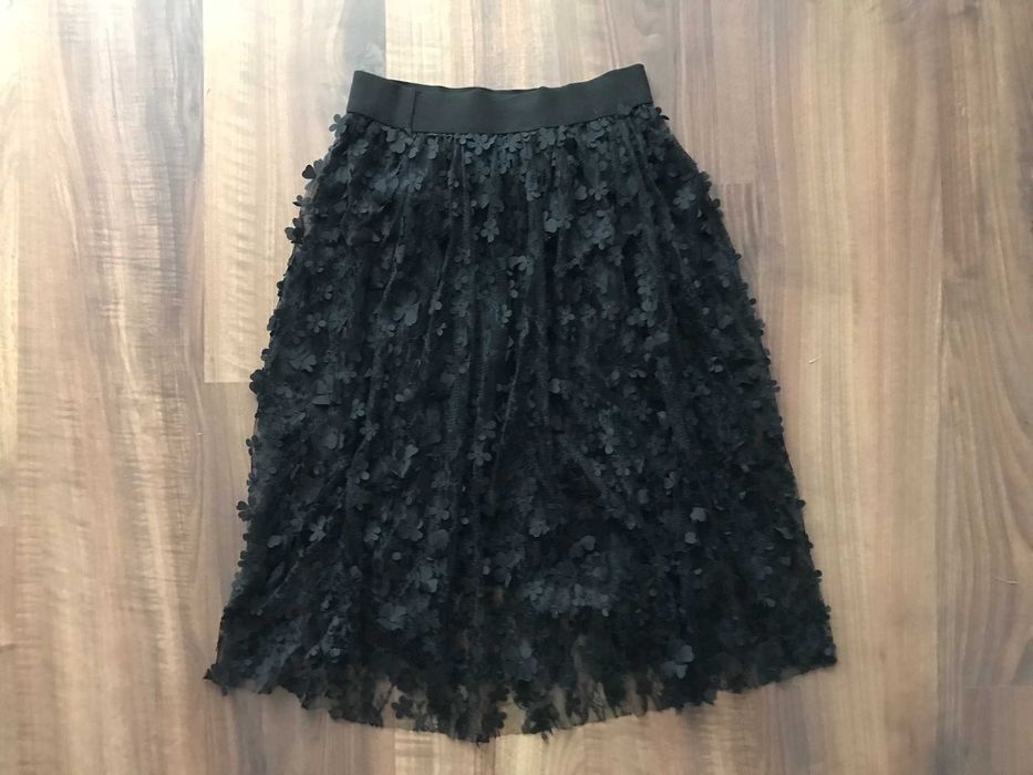 piękna, czarna, tiulowa spódnica z kwiatuszkami r. S/36, nowa