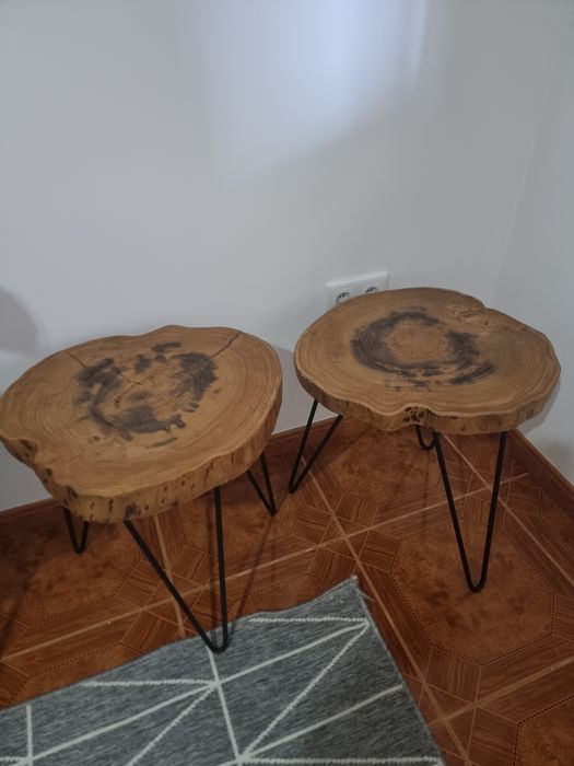 2 Mesas de madeira rusticas