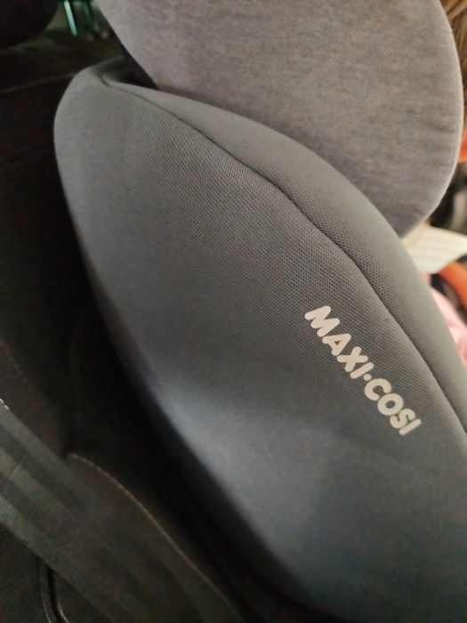 Pack Cadeira Auto Bébé Confort + Base ISOFIX (até 18kg) – Excelente estado