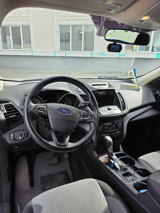 Продаж власного авто Ford Escape 2016
