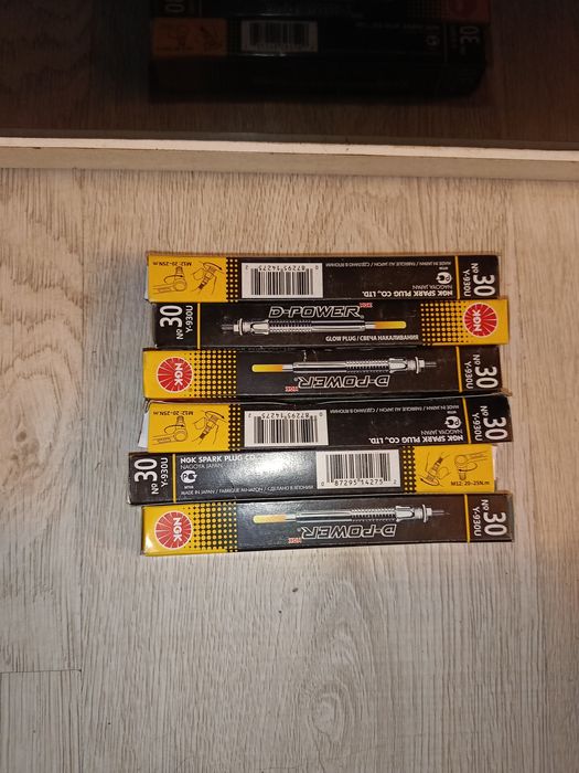 Świece żarowe NGK Y-930U