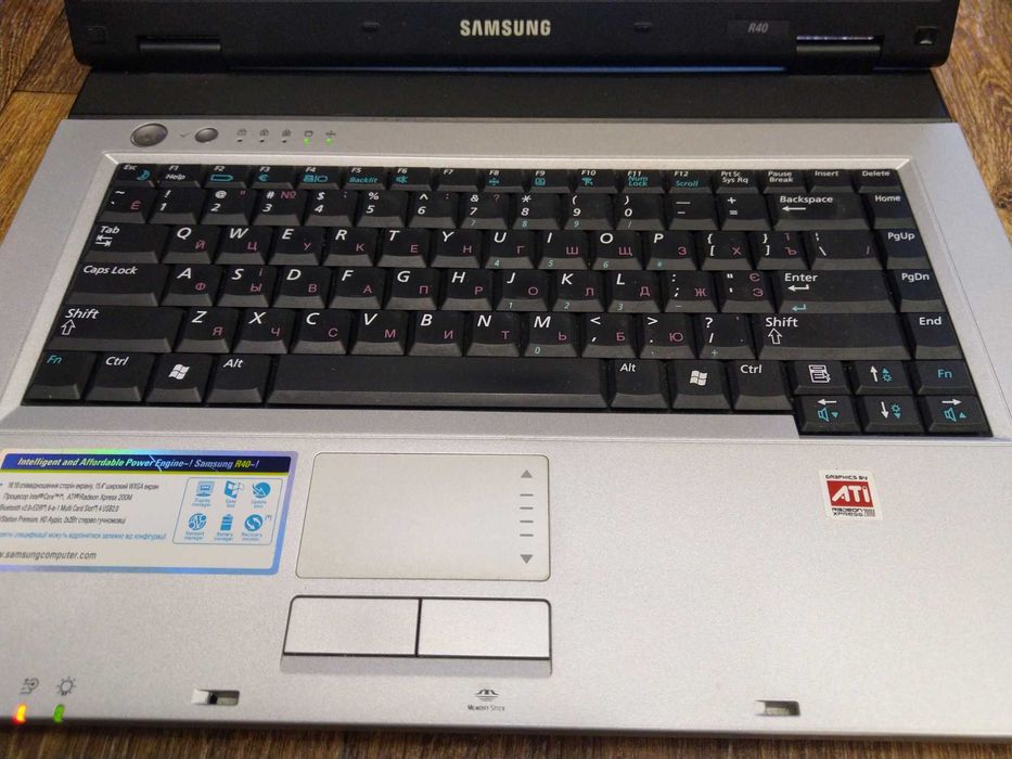 Samsung NP-R40  (Core 2 Duo T5300/DDR2 1.5 Gb/video 256mb/hdd 60gb)
