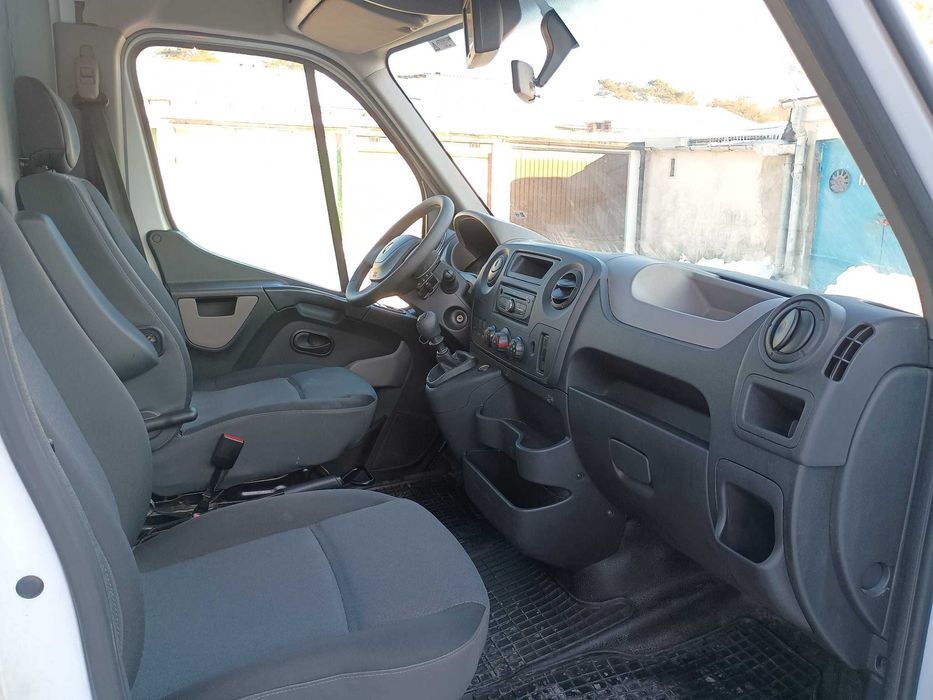 Sprzedam Renault Master Kontener 2,3 dCi 125 koni 2017 rok