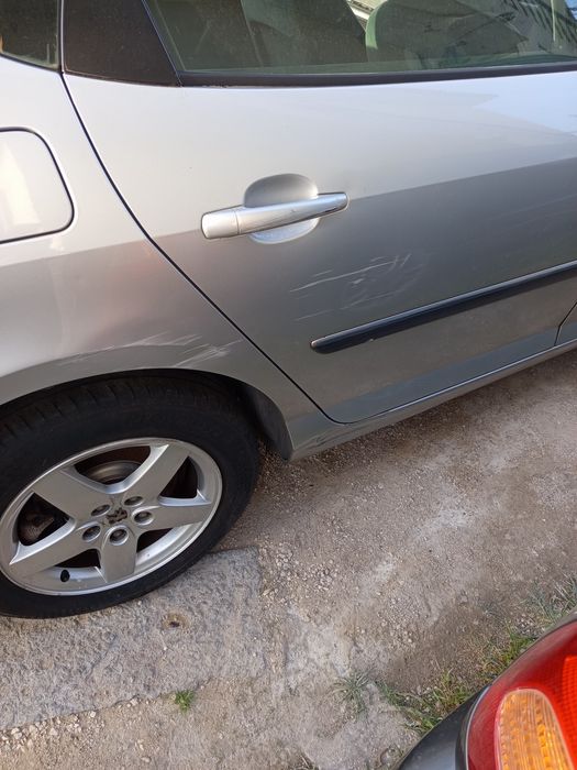 Peugeot 407 sw avariada