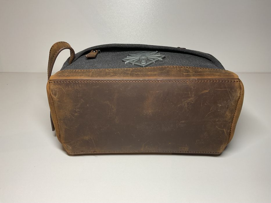 Wiedźmin Witcher Kosmetyczka Organizer Podróżny Szkoła Wilka - NOWA