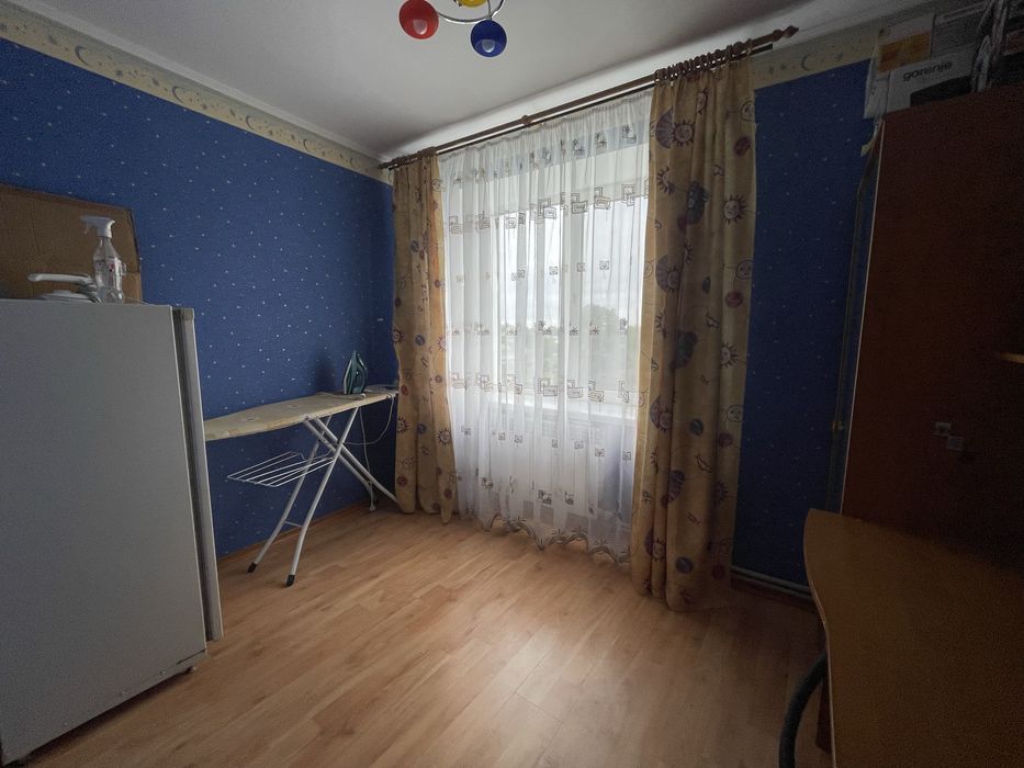 Простора сучасна квартира ! 3 поверх! Індивідуальне опалення!