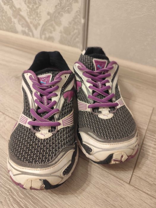 Кросівки жіночі Puma 38-39 розмір