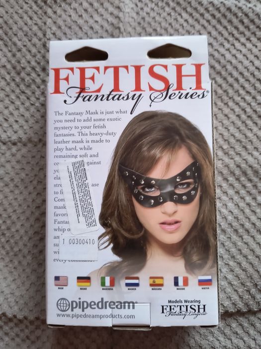 Maska czarna skórzana