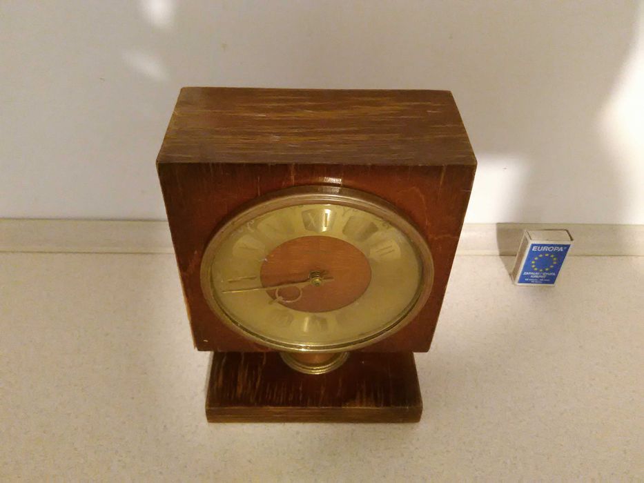 stary zegar RETRO Design Loft PRL zegarek ZSRR USRR nakręcany zabytek