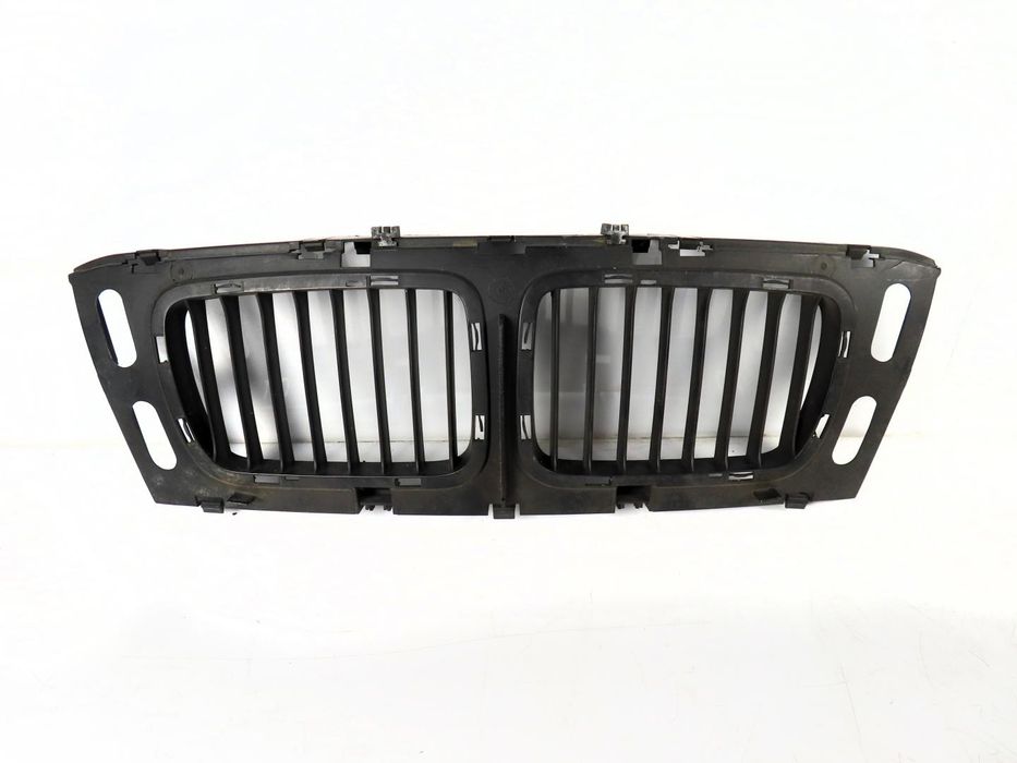 Grelha Frontal Bmw 5 Ref: 51138148727 1987 - 1997