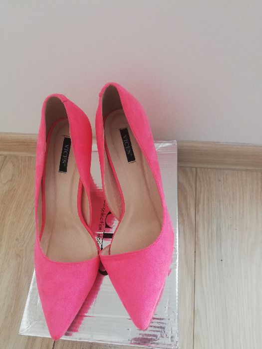 Szpilki_neonowy róż_39