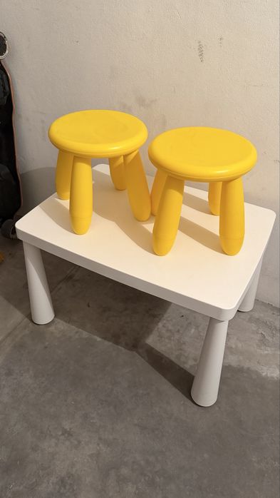 Mesa e 2 bancos ikea