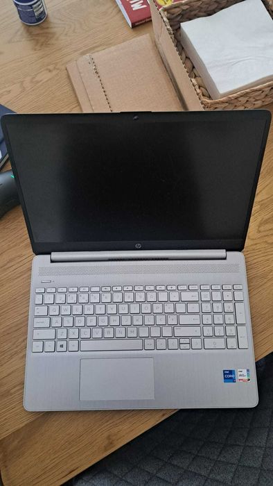 Portátil HP 15S